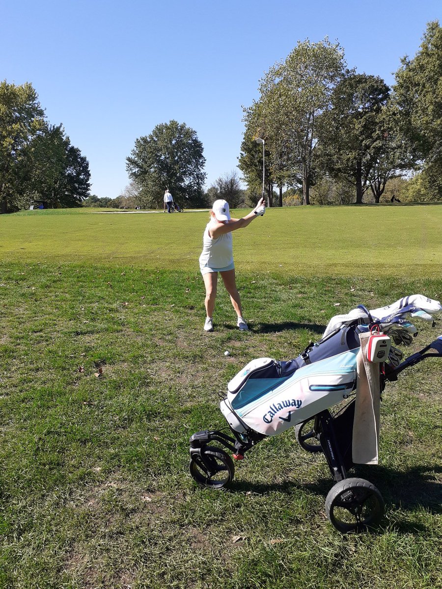 NerinxGolf's tweet photo. Sam preparing to hit approach shot to number 1. https://t.co/8r8yu7sxAb
