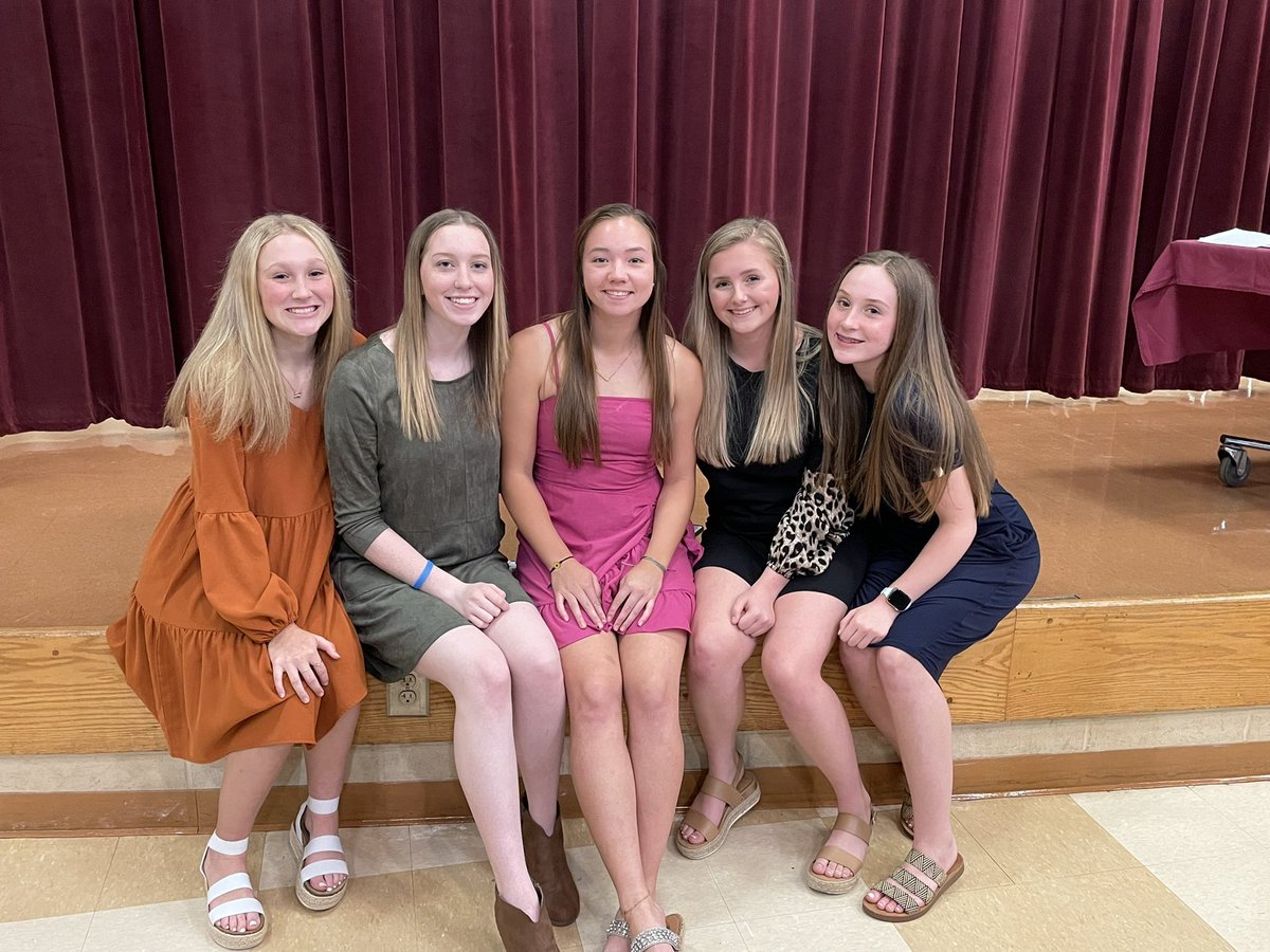 PelionVB's tweet photo. Loved seeing five of our volleyball girls get inducted into the National Beta Club tonight!  #STUDENTathlete @coachpeeples @CoachFink5 @PelionAthletics https://t.co/2YwVI3mvyL