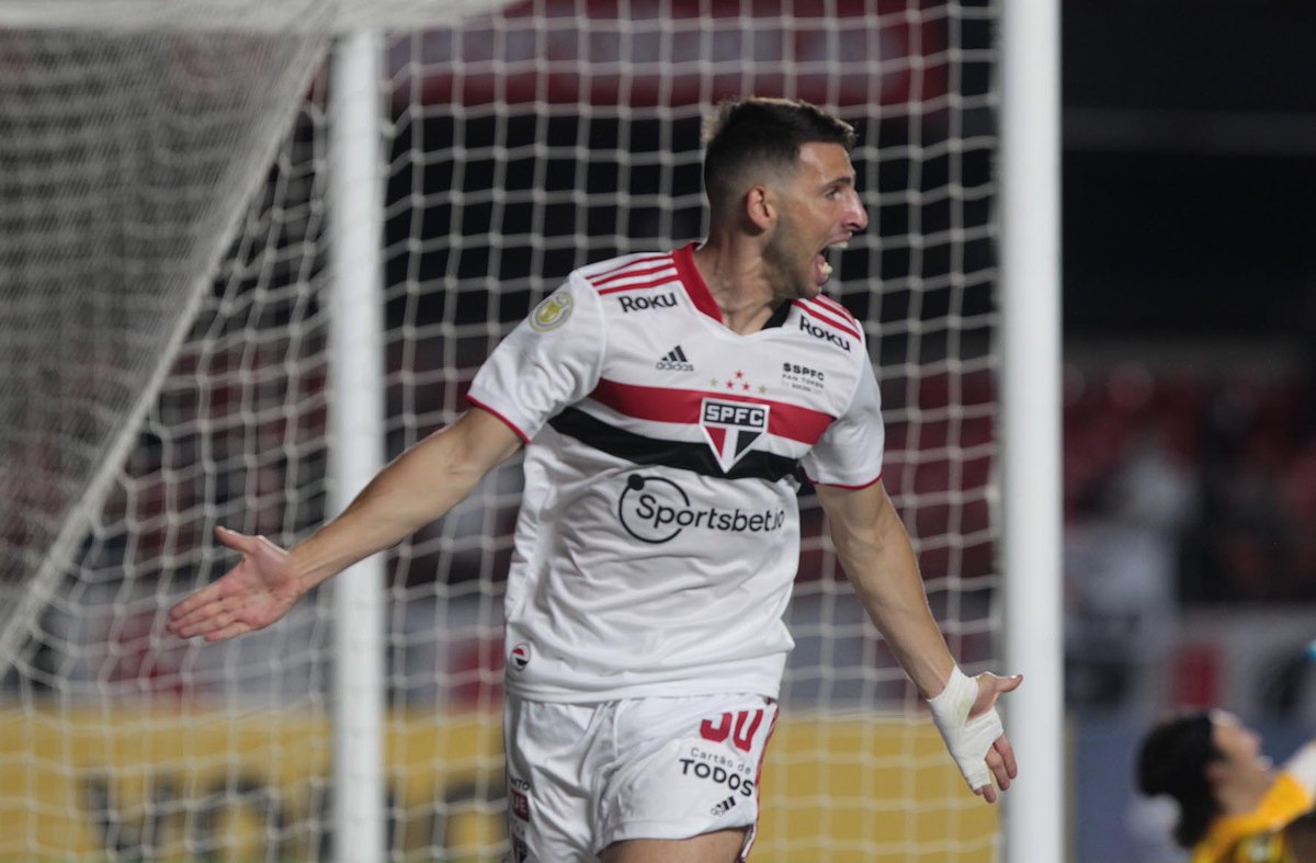 SaoPauloFC's tweet photo. VAMOS, TRICOLOR!!! 🇾🇪❤️ https://t.co/B1vgyW3lkS