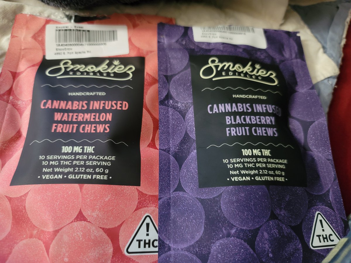 LvValiant's tweet photo. Got @SmokiezH fruit chews from #showgrow in #Vegas .  2 for 1. https://t.co/xPfS1opSzz