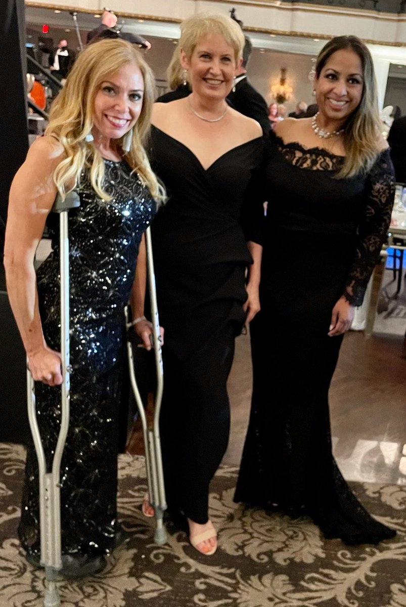 SheilaShowPHL's tweet photo. A month ago already -attended @ThePhillyPops 8th annual #POPSBall ๐ผ๐ถ #BlackandWhiteBall w/ guest artist vocalist ๐ @LizGoesOn & artistic director for #jazz, trumpet ๐บ player @TerellStafford.
#flashbackpics #MondayVibes
#artsandculture #entertainment #educationprograms
#music https://t.co/xILrsOaWzT
