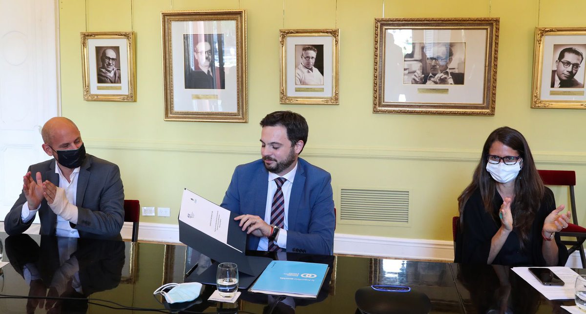 Con <a href="/LeandroGorgal/">Leandro Gorgal</a> firmamos un contrato de financiamiento con <a href="/BCIE_Org/">BCIE</a> por U$S 50 millones para fortalecer la transformación digital de las #PyMesArgentinas y así aumentar su competitividad y productividad.
