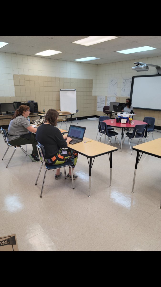 1st and 2nd Grade Collaborative Teams were putting in work by developing Learning Cycle lesson plans around Essential Learning Targets. #plcatwork #solutiontree #trusttheprocess 🎯🎯🎯