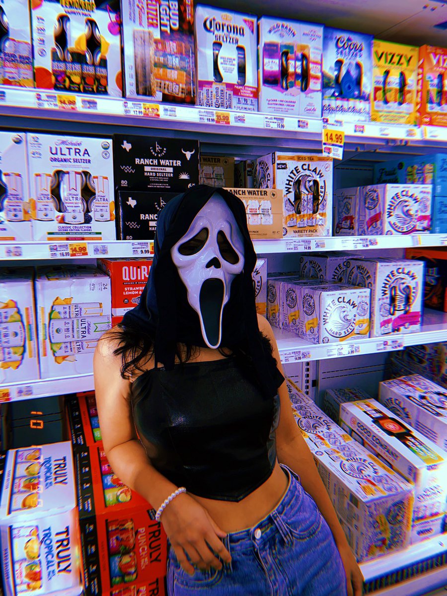 ScarfaceChelsss's tweet photo. What’s the matter? You look like you’ve seen a ghost 🔪 https://t.co/zPfHxmUu9J