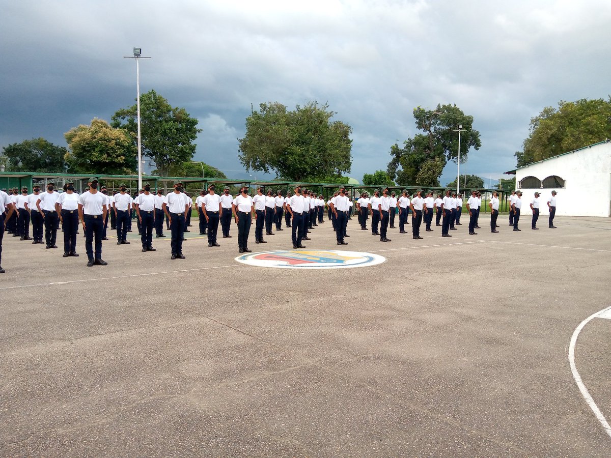 amb_Efotrop's tweet photo. #18OCT ||| 📌 Entérate
.
.
En nuestro glorioso Patio de Honor, se realizó acto con motivo a la Reverencia de Bandera del personal de aspirantes alumnos de la "XXV" Promoción de la Escuela de Formación de Tropas Profesionales.
iDonde Nace el Sargento Revolucionario!
@REDICentral_ https://t.co/HkV2U3kGz8