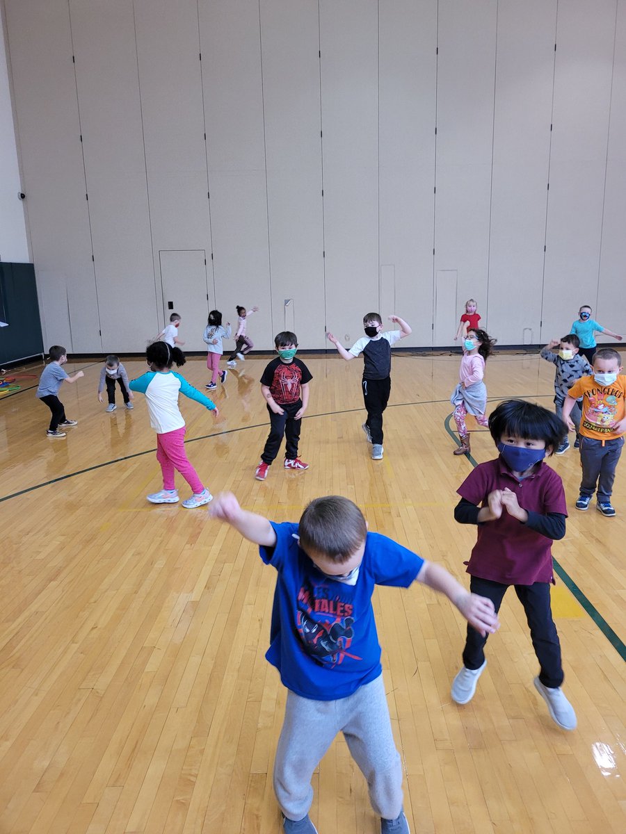 MrFord4242's tweet photo. Freeze dance party in PE with pre-k and kindergarten!  @GreenIslandUFSD https://t.co/M60WVGCekK