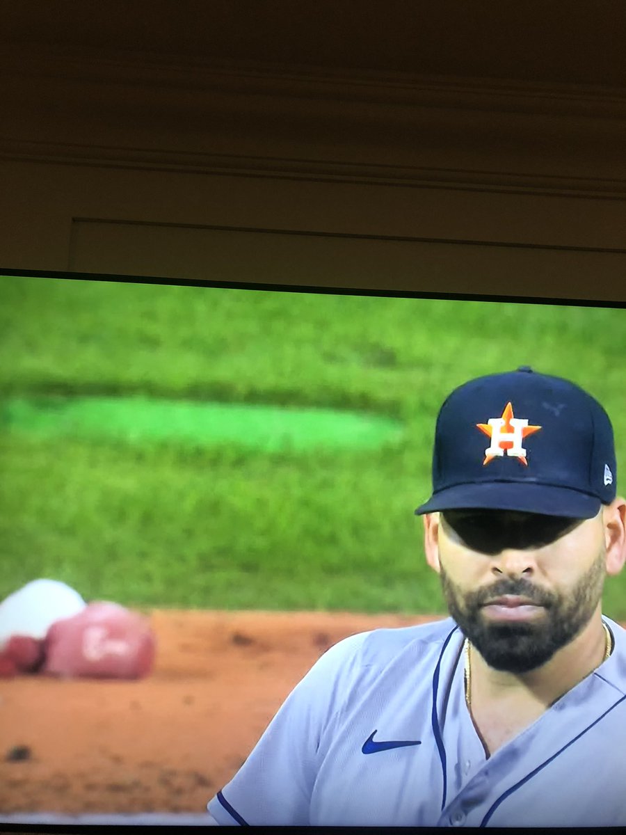 TyrusBaseball's tweet photo. Look closely 🔴👁

#rosinbag #rosinbags #rosin #resin #redsox #bostonredsox #fenwaypark #alcs #mlbpostseason #postseason #playoffs #mlbplayoffs #mlb #mlbbaseball #baseball https://t.co/KKzO1XEE4y
