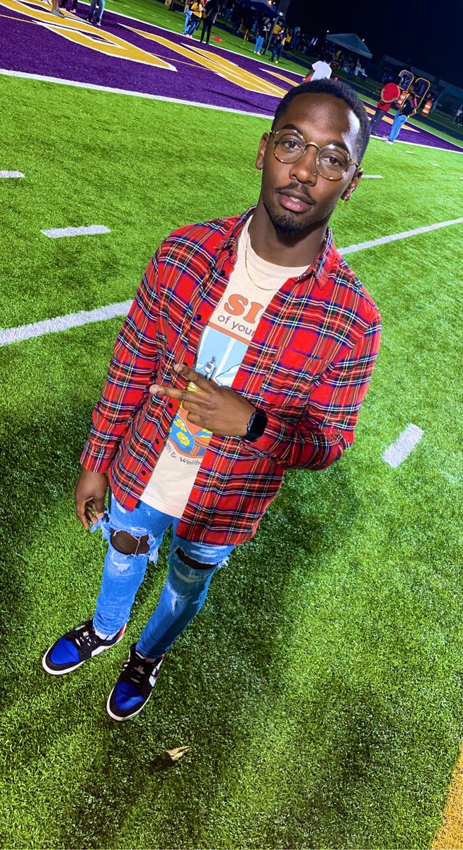steelowrld_'s tweet photo. Imma walk thru’ the game til I run it. 🎸🌎❤️‍🩹+ https://t.co/l87HW0VvMM