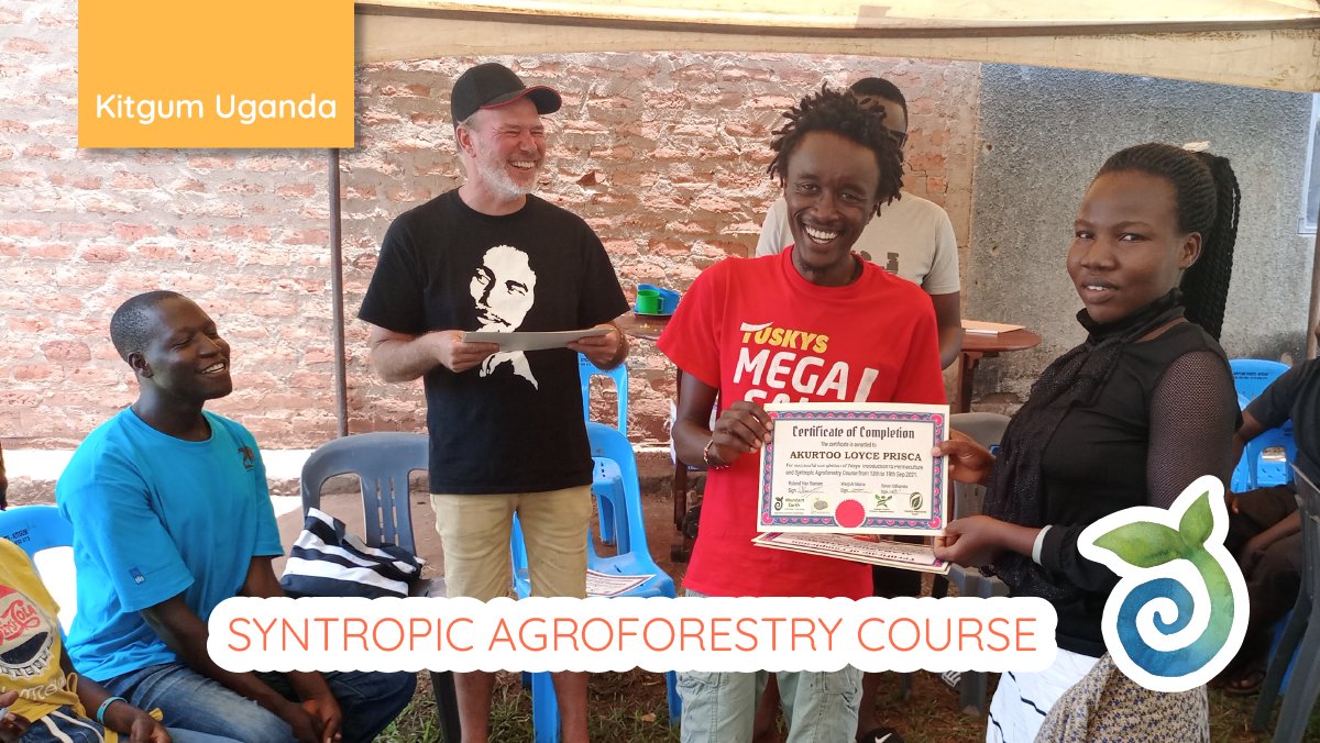 For the beginner's course we held in Kitgum Uganda in September, 45 students begun their syntropic agroforestry journey's that were marked on this day of graduation. We wish them a beautiful time as they regenerate!