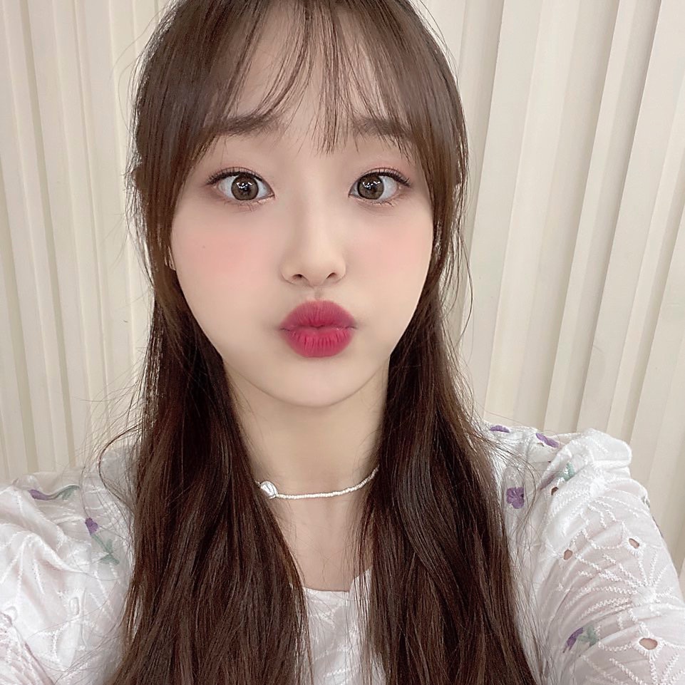 Чуу. Chuu koukin. Loona чу. Чу loona 2021. Chuu из loona.