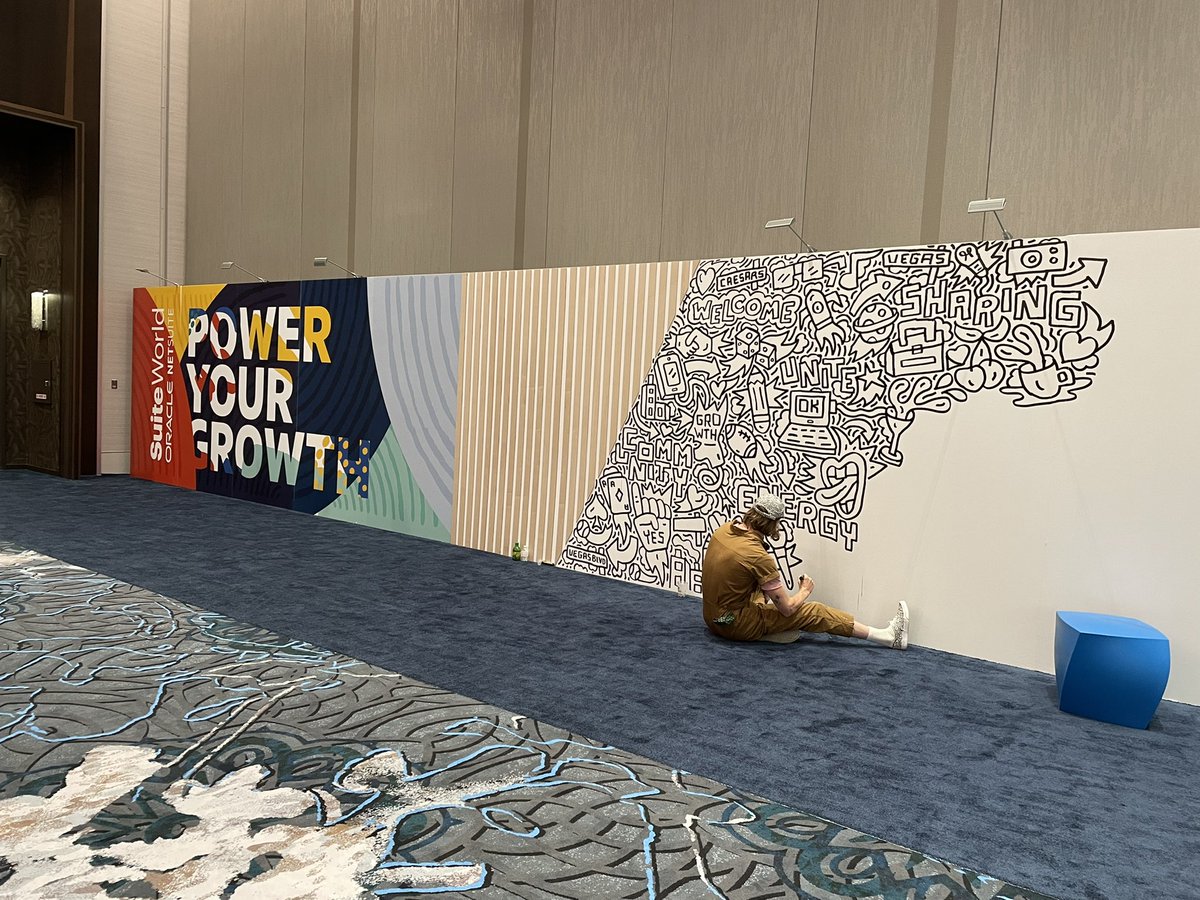 Live art in the making at #suiteworld!