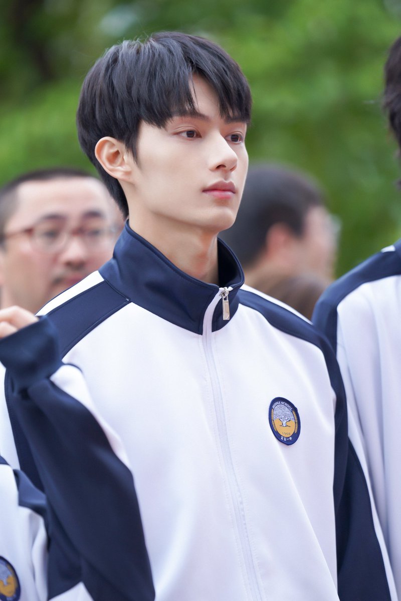 choimmien's tweet photo. GOOD LUCK ACTOR JUN! WE LOVE YOU! #JUN #ACTOR_JUN_IsBack #SEVENTEEN @pledis_17 https://t.co/n3lFNmg6Vr