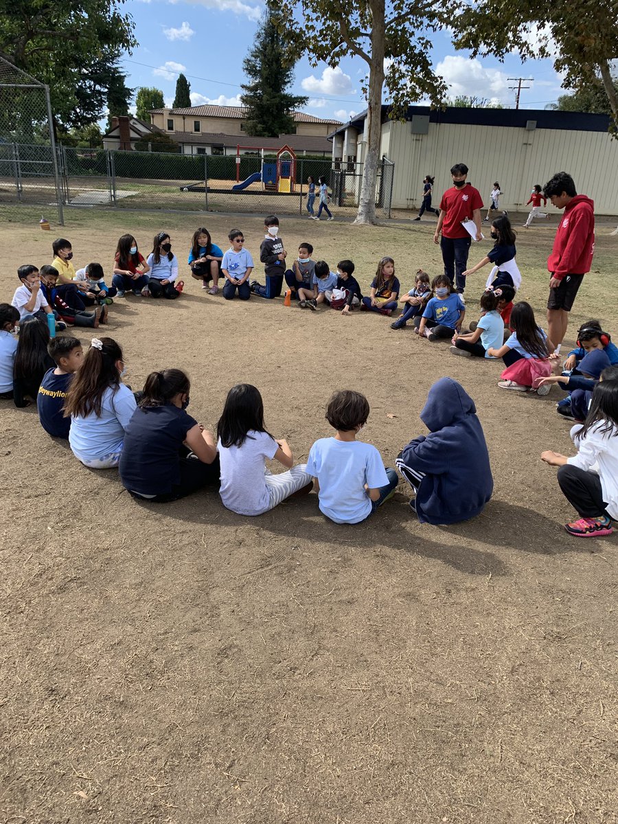 mrscaro_ausd's tweet photo. We love the AUSD cross age PE program! @BrandyAcker1 @smithlongleyway #longleyway https://t.co/7eBkSKRrZN