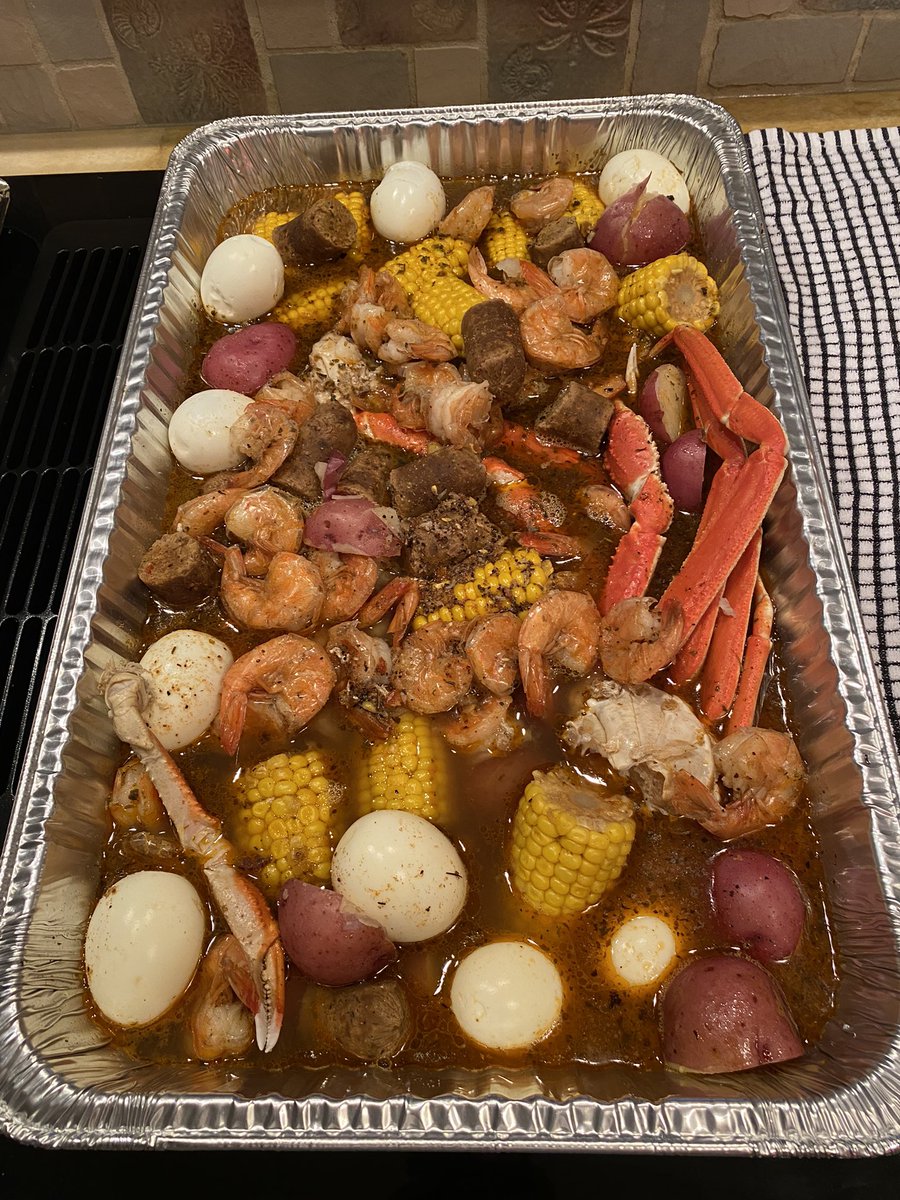 MelisaMorgan22's tweet photo. Sunday Crab-leg/Seafood boil.
Dessert… My infamous Chocolate Dipped Strawberries 🍓
#seafood #funeating #crabboil #melisamorgan #cooking https://t.co/aFIUgthcBP