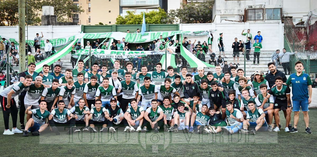 lulibidegainph's tweet photo. 🏆🇳🇬 La 7ma y la 4ta de #Excursionistas 🇳🇬🏆 

El festejo de los campeones de #JuvenilesB en el Coliseo https://t.co/LcrPdsOFWY