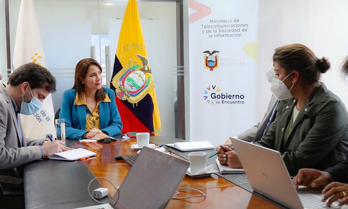 vmaino's tweet photo. Nuestro principal compromiso es el sector rural.

Recibí a Fabrizio Bresciani y representantes del Fondo Internacional de Desarrollo Agrícola (@IFADespanol), agencia de @ONU_es especializada en brindar recursos para el desarrollo de zonas rurales especialmente en temas agrícolas. https://t.co/X5FKGluM3f