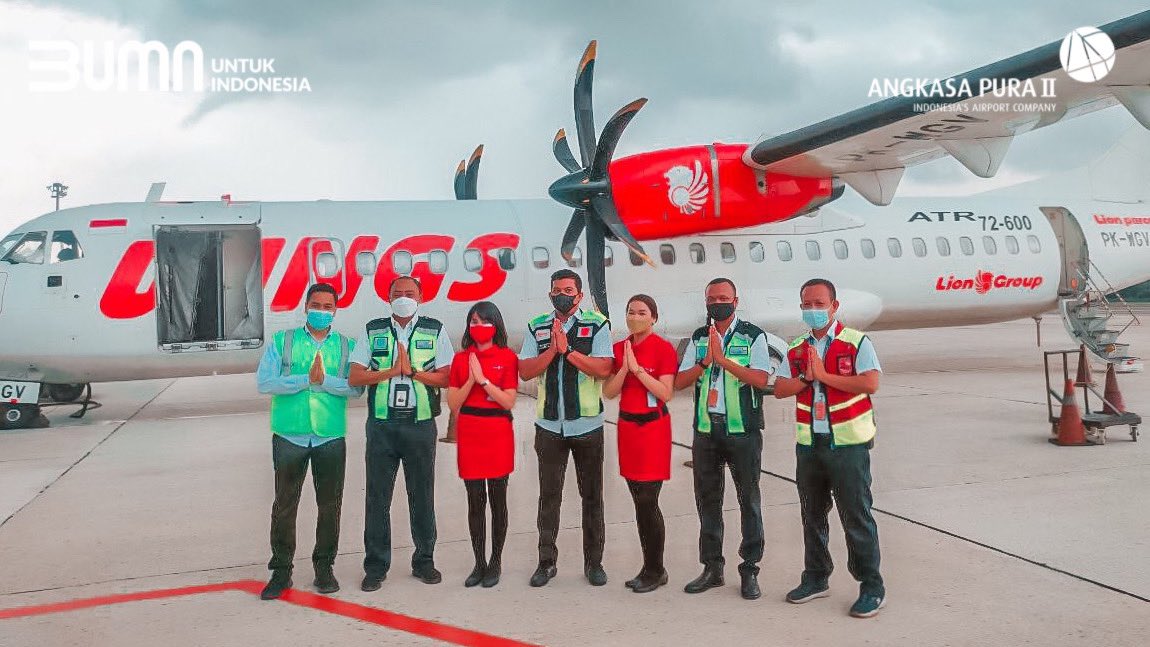 SSK2_PKU's tweet photo. Halo AP2FriendsPku, kini Wings Air hadir SETIAP HARI dengan rute baru yaitu PKU-KNO-PKU. Jadi makin banyak pilihan, jadi makin seru deh.. Yuk cek jadwalnya, kira2 AP2FriendsPku mau berangkat tanggal berapa nih? APmin tunggu kedatangannya ya 😃
#rutebaru
#wingsair
#AP2FriendsPku https://t.co/j2FzJbaHBp