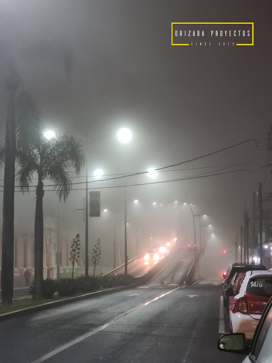 OrizabaProyecto's tweet photo. Hermosa noche de neblina en Orizaba. 
.
.
#Orizaba #OrizabaProyectos #SonríeOrizaba #OrizabaPuebloMágico #MiBarrioCentro #MéxicoDesconocido https://t.co/xhVRd41snm