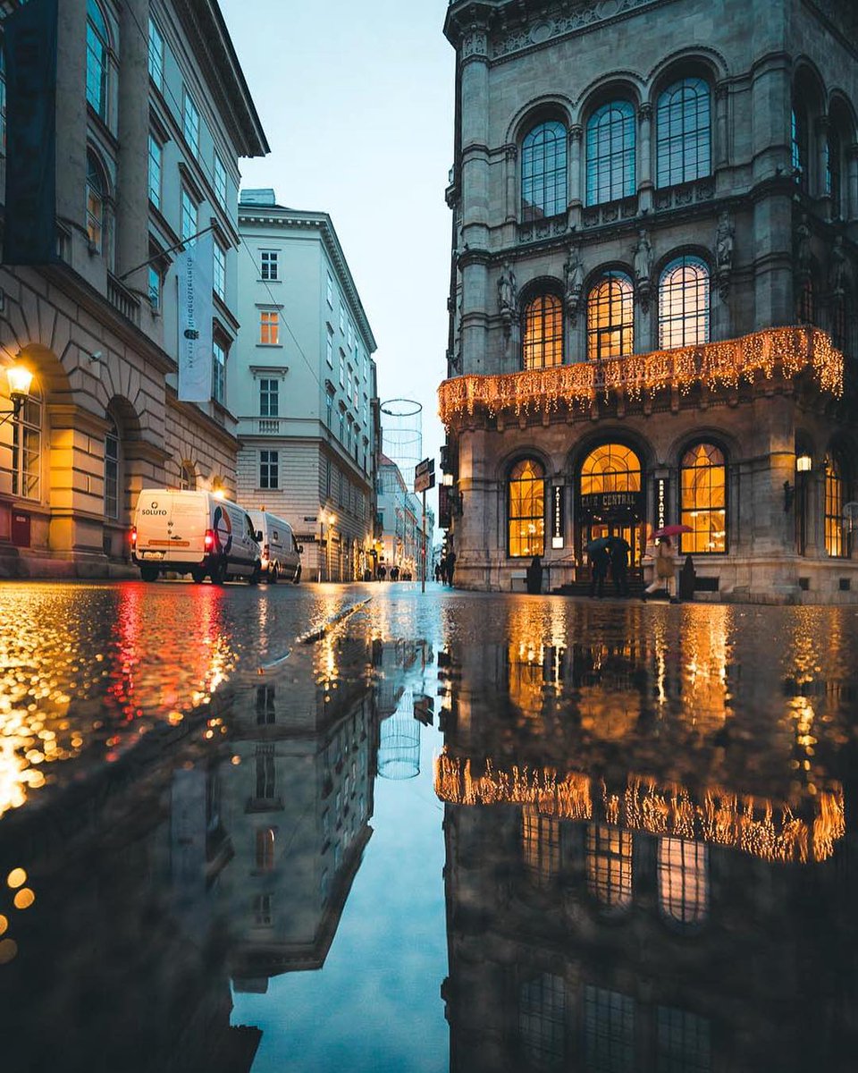 © Nik ( nik29th )

Vienna, Austria

Cafe Central in one rainy morning ☔️💦
#morninginvienna #vienna_reflections 
#ihavethisthingwithvienna 

#streetphotography #rain #rainymorning #Auttria 
#rainyday 
.