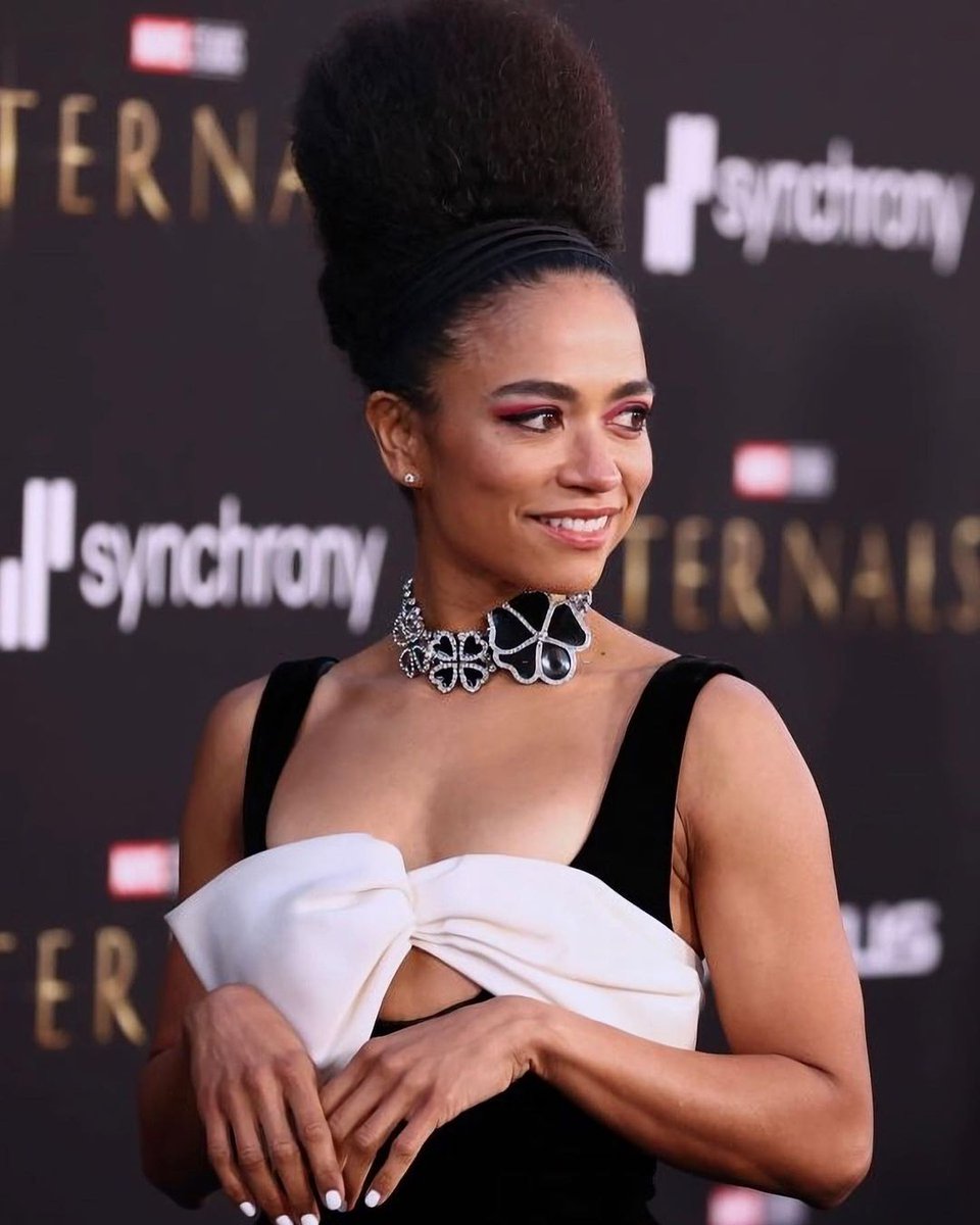 Slideshow lauren ridloff height.