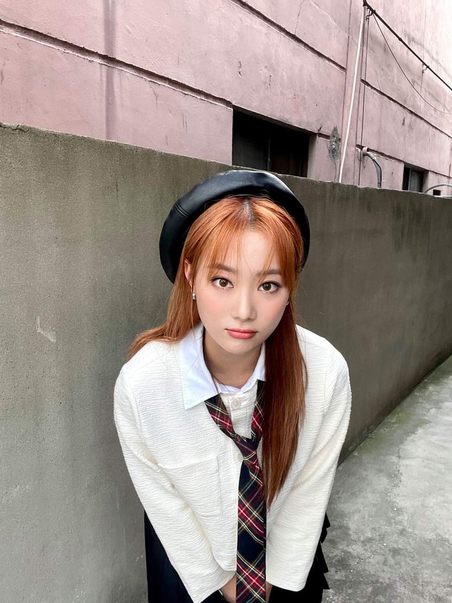 hotissue_cr's tweet photo. ↑#TWITTER↓210919 #NAHYUN

[#나현]: Uniforme escolar para el Círculo Musical de 1theK!!
 ¡¿Están pasando un buen domingo?!
 Quedan 10 días para el regreso. Espere con interés nuestras HOT ISSUE.😎

#ICONS #핫이슈 #HOT_ISSUE #S2 #HOT_ISSUE_CostaRica https://t.co/6zsC167mrl