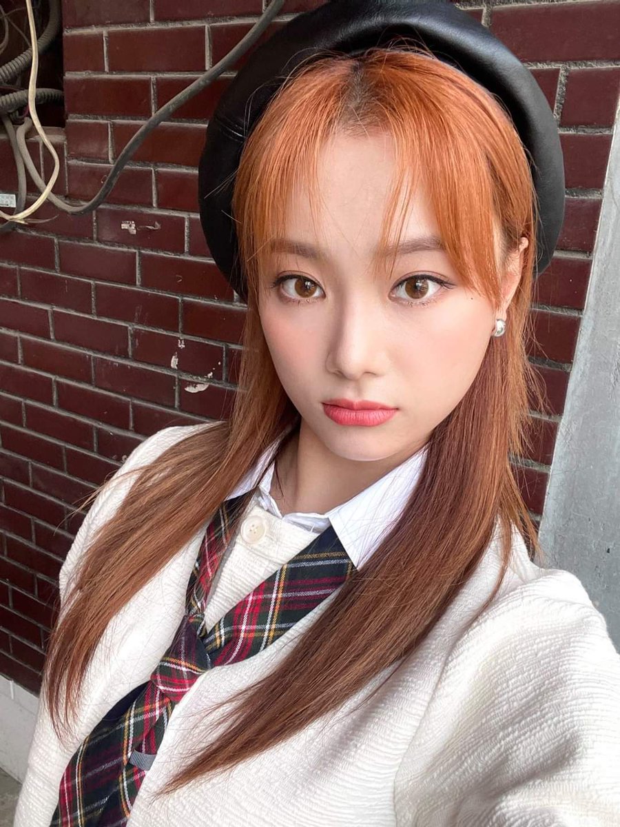 hotissue_cr's tweet photo. ↑#TWITTER↓210919 #NAHYUN

[#나현]: Uniforme escolar para el Círculo Musical de 1theK!!
 ¡¿Están pasando un buen domingo?!
 Quedan 10 días para el regreso. Espere con interés nuestras HOT ISSUE.😎

#ICONS #핫이슈 #HOT_ISSUE #S2 #HOT_ISSUE_CostaRica https://t.co/6zsC167mrl