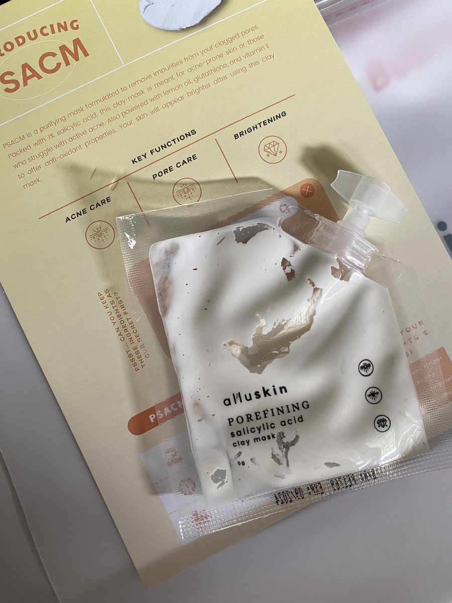 bymusicare's tweet photo. Haritu try letak #IClayYou🍋 dekat my active acne yg jenis sakit tu and dia kecut???!! I ada bagi adik I try jugak sebab dia acne prone and his feedback is “at least dah kurang la sakit” suprisingly, dia tak keringkan kulit langsung and skin makin smooth istg 😭✊🏻 https://t.co/OWVYWJgTI1