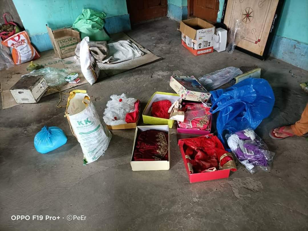 icops764's tweet photo. Our volunteer brought us a case of a lady: sole bread winer with two elder handicapped brothers to care of. With everything on her hands they wouldn't have been able to enjoy the two Eids this year. 
Our team, with its humble effort, provided her with bakery, clothes, and ration https://t.co/75ByGRZP9y