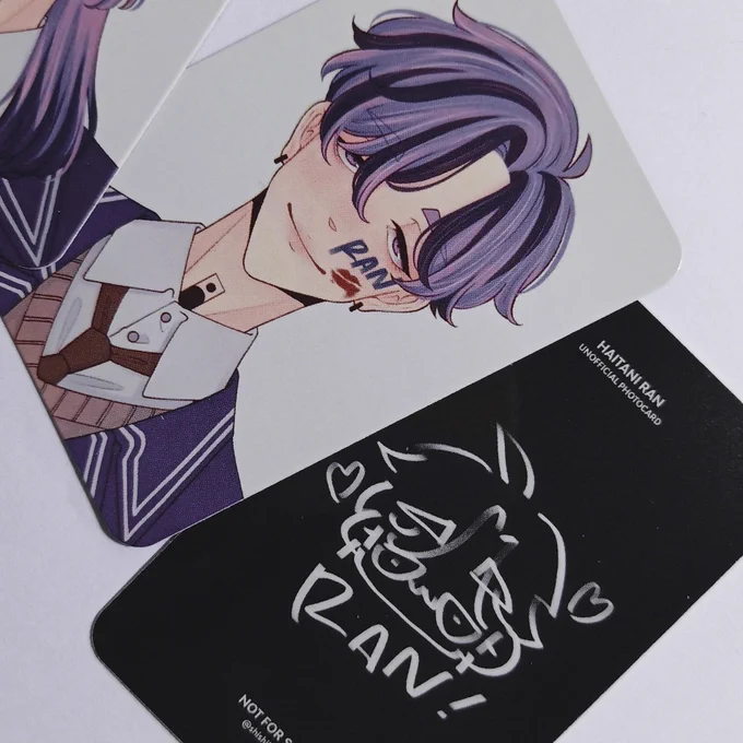 📚☠️🖤💜 