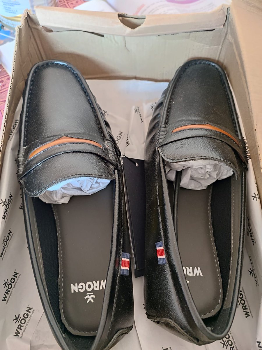 oye_harshhh's tweet photo. I ordered @adidas running Shoes from @Flipkart and here I recieved @StayWrogn shoes. And trying to replace it for more than 15days.
@flipkartsupport is getting worse and they are going to lose it's loyal customer.
@Flipkart @flipkartsupport @_Kalyan_K https://t.co/Dkgy9eY2y9