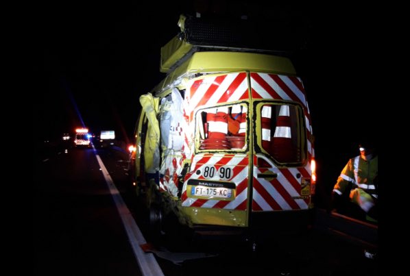⚠️Ce matin, un fourgon de patrouilleur 
<a href="/VINCIAutoroutes/">VINCI Autoroutes</a> a été heurté sur l’#A85, entre Vivy et Longué.  Il s'agit du 31e heurt de fourgon sur notre réseau depuis le début de l'année !!!!
Ils veillent sur vous, veillez sur eux !⚠️
