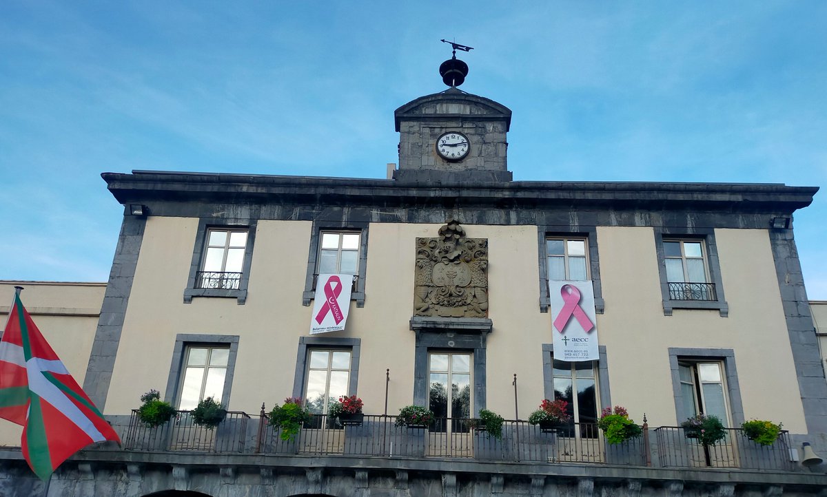 Urriak 19: Bularreko Minbiziaren aurkako eguna.
Gure elkartasuna gaitz honi aurre egin beharrean aurkitzen diren guztiei.
Era berean Katxalin elkarteak eta AECC-k bularreko minbizia duten pertsonekin eta familiekin egiten duten lana txalotu nahi dugu.
#BularrekoMinbiziarenKontra