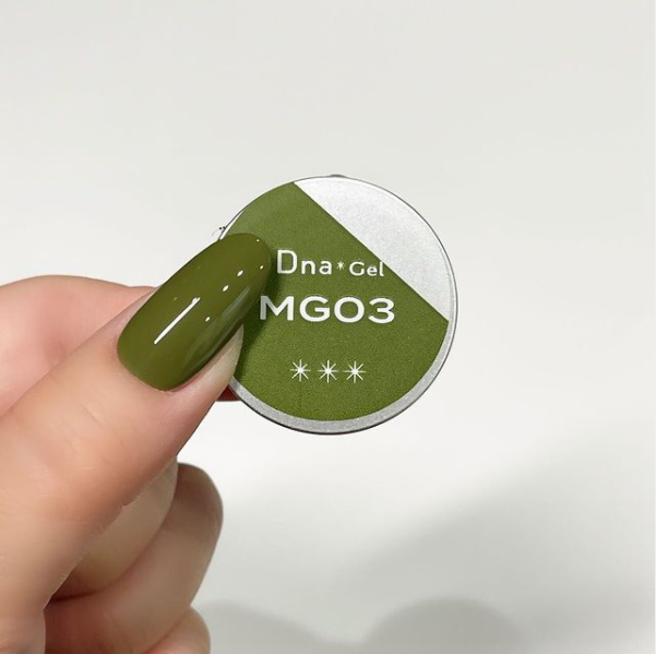 space_fleurir's tweet photo. 色を変えるだけで気分をあげてくれる緑の悪魔。
私はMG10(アンティークグリーン)がお気に入りです♪
#dnagel https://t.co/lnO1P8JV2Y