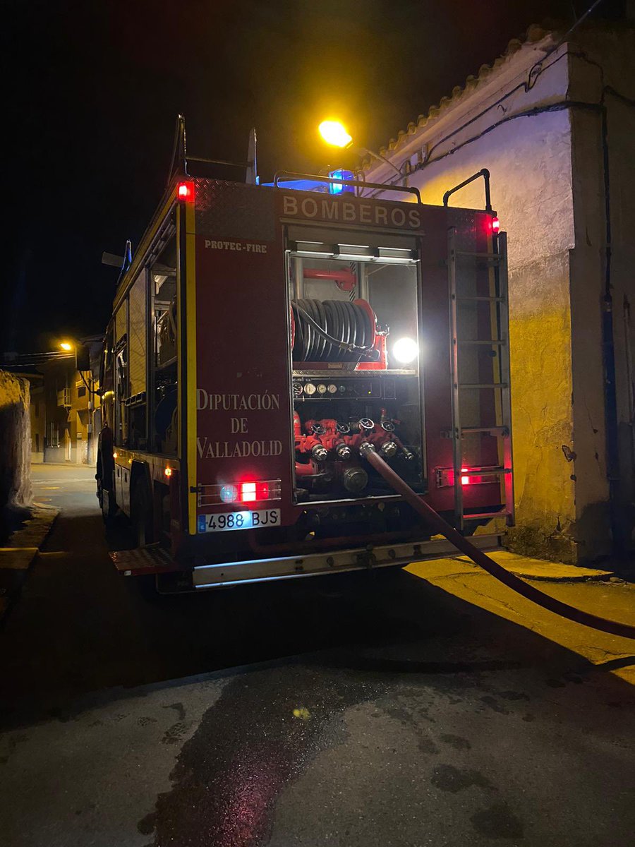 BomberosDip_VLL's tweet photo. 🚒🔥Intervenimos a causa de un incendio de vivienda en el municipio de Becilla de Valderaduey https://t.co/TJraqDObEb