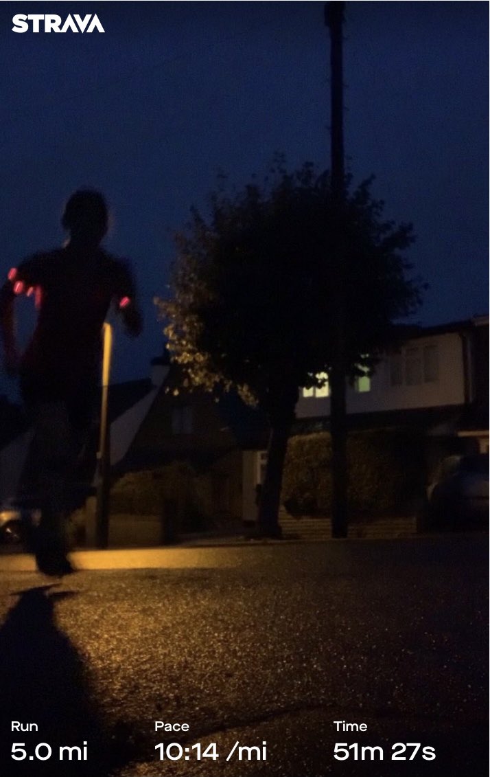 romfordrunner's tweet image. First run in the dark in over 2 years! It took me a couple of miles to feel comfortable but it was such a great way to start the day! My head feels better today, I feel so lucky and grateful #ukrunchat #6amrun #runinthedark #grateful