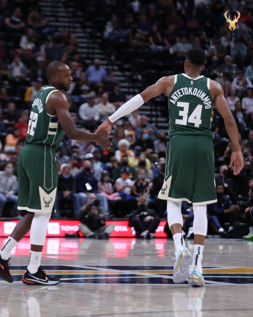 tchopnn's tweet photo. La @NBA est de retour
La meilleure Ligue est de retour
Avec des affiches de prestige cette nuit pour l’ouverture.
@Bucks vs @BrooklynNets 
@Lakers vs @warriors 
#theNBAisback https://t.co/T7bRf7sseA