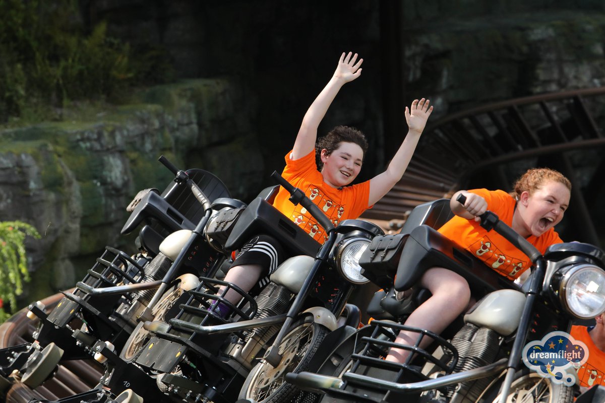 Dreamflight's tweet photo. On the first Tuesday of our Dreamflight trip we head to Islands of Adventure and Universal Studios. It's the most amazing day! #FlashbackPhotos https://t.co/IghwNMWu2T