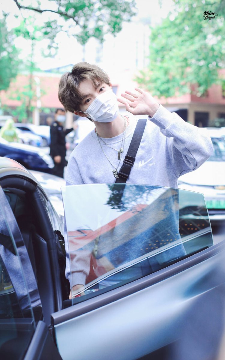 dinghaofiles's tweet photo. 211019 © 陆定昊首站-ShineAngel

#ludinghao #陆定昊 https://t.co/ztMp0NhpLL