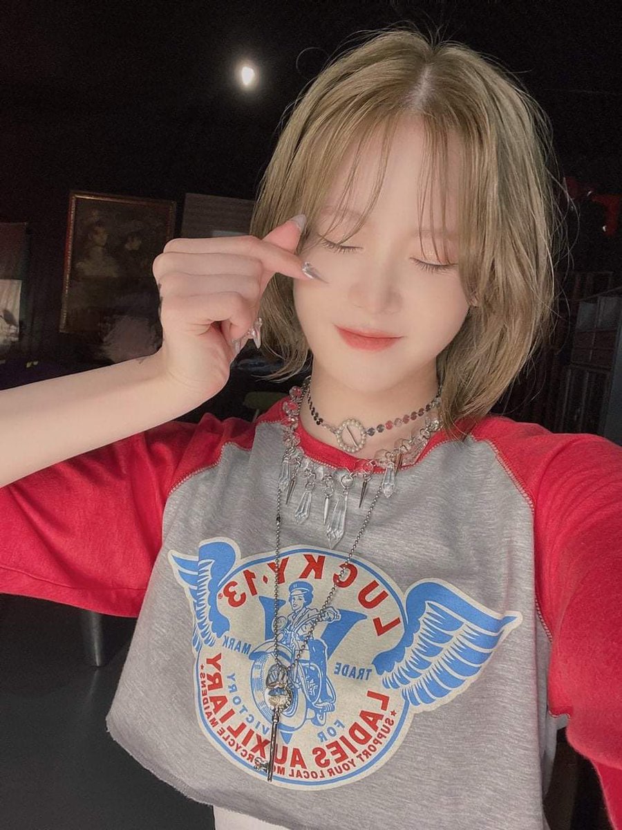 hotissue_cr's tweet photo. ↑#TWITTER ���210917 #MAYNA

[#메이나]: Hola, todos~~~💜💜💜💜
Sólo quedan unos días para el lanzamiento de nuestra nueva canción!🤩
Esta es la primera vez que me corto el pelo desde que era niña🥰
Espero que a ti también te guste!🤓
Nos vemos pronto, te amo~!!❤️‍🔥❤️‍🔥 https://t.co/5TOkFhwCdx