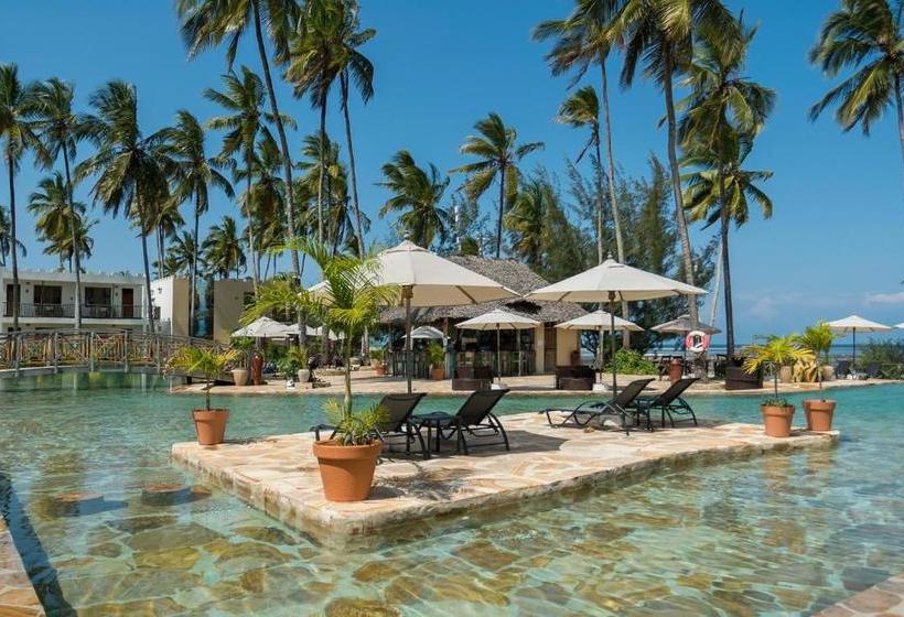 Zanzibar Bay Resort is your perfect place to relax. Discover the definition of ‘laid back luxury’ during your stay here! This resort is one of our accommodation options for our November Zanzibar trip. Have you booked your slot already? #vacation #adventure #travel #traveltheworld