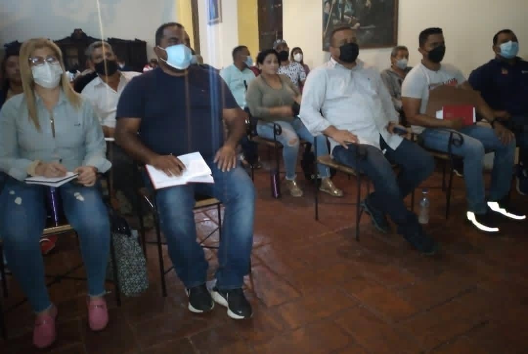 #EpaVamosACuidarnos #19Oct Como hijos de Bolivar y Chávez acudimos al llamado de nuestro líder <a href="/NicolasMaduro/">Nicolás Maduro</a> quien nos guiará cómo seguir el abordaje de nuestras Comunidades dar respuesta al Pueblo la #Salud tema de Prioridad vamos <a href="/SiPodemos_Vzla/">PARTIDO SOCIALISTA PODEMOS (CUENTA OFICIAL)</a> <a href="/DidalcoBolivar/">Didalco Bolívar</a> <a href="/josemvasquez/">José Vásquez</a>