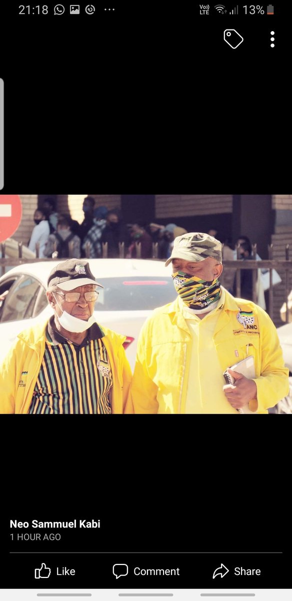 Oupakhoabane's tweet photo. Living with the Legends https://t.co/Gwi1PXvOWF