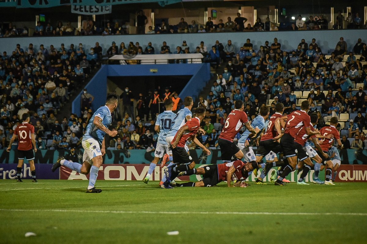 AlicioDagatti's tweet photo. ¿Ustedes piratas?...
¡¡¡NOSOTROS SIEMPRE LEONES!!!
#Fecha30 #PrimeraNacional 🔥⚽️🦁 https://t.co/wUCQXB5QVp