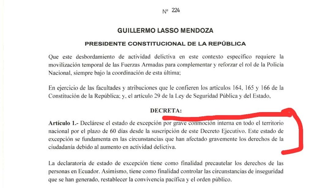 Victorivaden's tweet photo. 💥💥
Señor presidente @LassoGuillermo no es por asustarlo pero sus asesores no le dijeron que con el Decreto Ejecutivo No. 224 (#EstadoDeExcepcion) está aceptando que en el #Ecuador 🇪🇨 hay una grave conmoción interna, es decir la @AsambleaEcuador lo puede destituir,art 130 # 2 CR https://t.co/D1lLvDGfyG