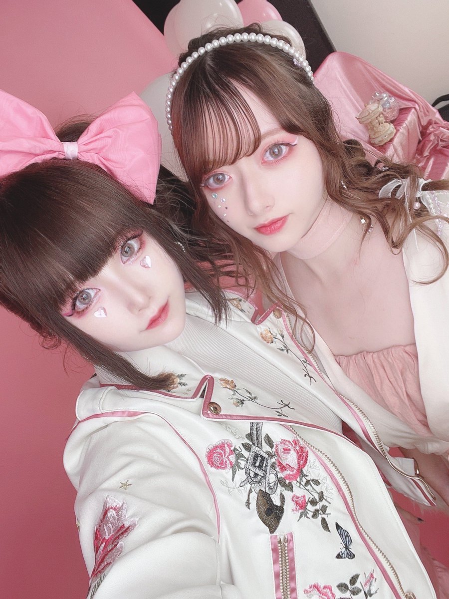 「昨日の撮影ピンクでかわよかったからみて💗🎀🦩🍬🛼🩰♪( ◜௰◝و(و」|ましろ🐰 *＊しろうさ＊* ニコ超両日のイラスト