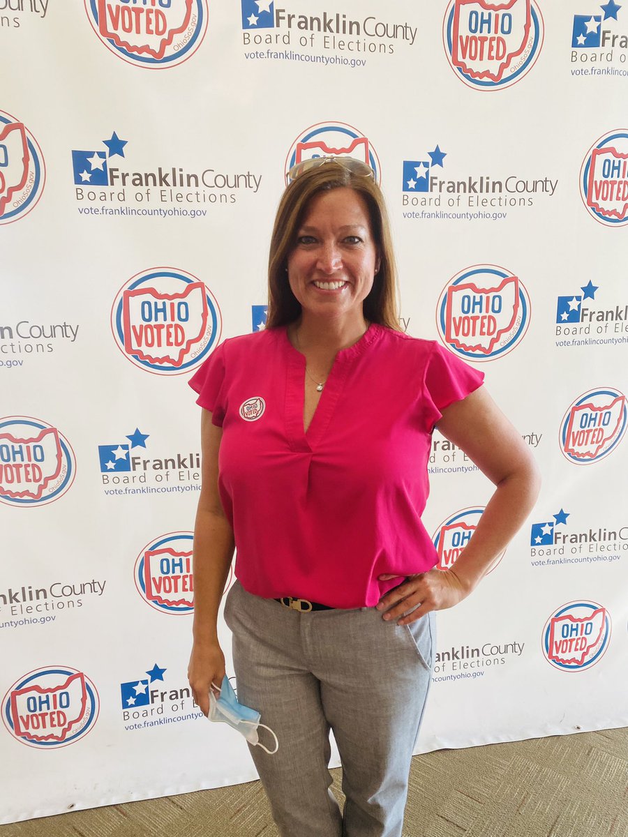 JudgeGinaRusso's tweet photo. Vote to keep Judge Gina Russo on the Franklin County Municipal Court on or before November 2nd! ⚖️ https://t.co/a1uivl2n4x