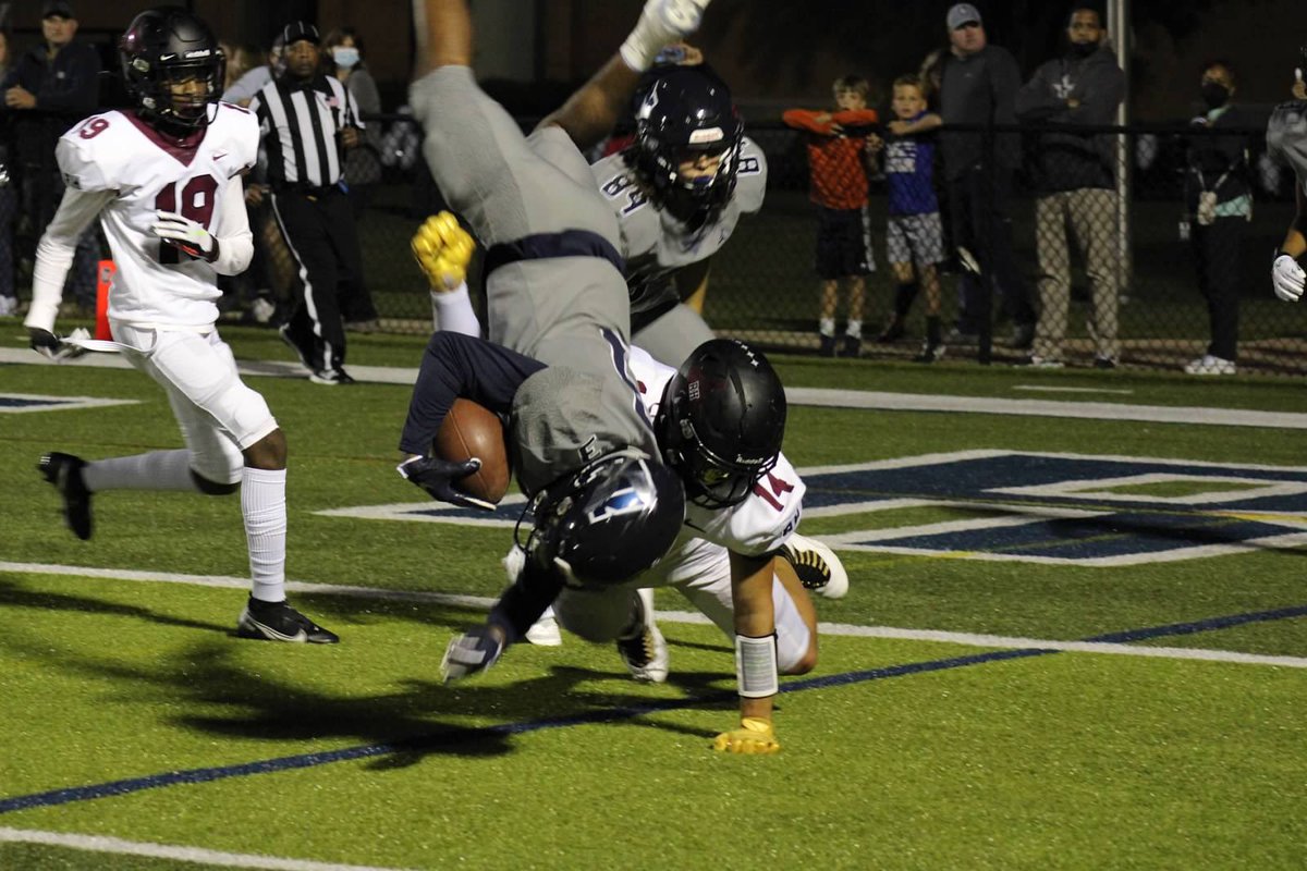 BearcatFBCoach's tweet photo. Congratulations Luke Bracey on being selected to the 2021 North/South All-Star Game!!! #RockSolid ⁦@NorthSouthFB⁩ ⁦@alexzietlow05⁩ ⁦@ChrisWRHI⁩ ⁦@RHHSBearcatsFB⁩ ⁦@trvotbc⁩ ⁦@bracey_luke⁩ ⁦@OzzieAhl2⁩ ⁦⁩ ⁦@RHHerald_Preps⁩ https://t.co/khPg6XJzM1