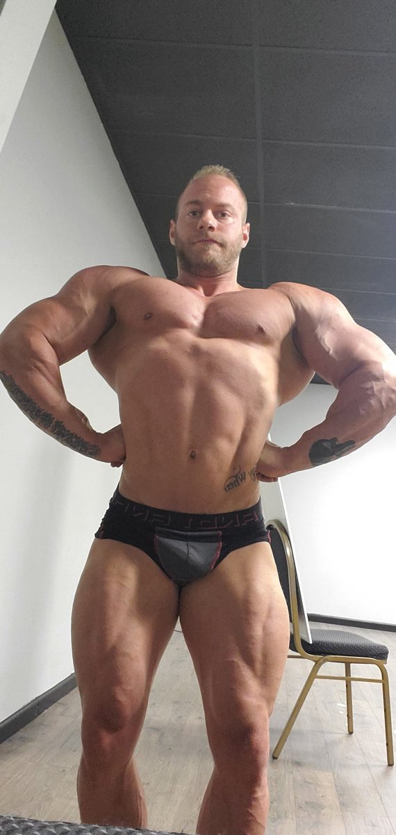 BrockOffical69's tweet photo. Check out more of my content on my onlyfams page for more content, muscle flex, jack-off, workout clips, sex clips. Cum shots for days 😋 
https://t.co/HkGuZm1oKy https://t.co/6yuSWzIBZD