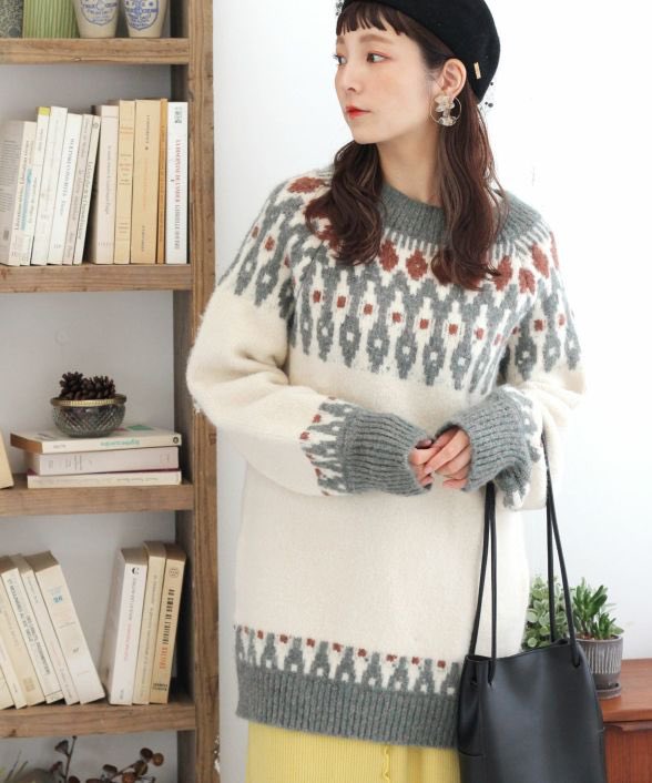 crisp_kyo's tweet photo. ＊RECOMMEND＊
2021.10.22(金) Release.

ハイネックノルディックニット
#c1k2946
(beige,gray)
￥6,930(tax in)

冬に映える、主役級ノルディックニット＊
毎年人気のノルディック編みで
ベーシックカラーをベースとした色展開です！
トレンドのオーバーサイズで、今年らしい着こなしが叶います♪ https://t.co/A3pPSV1hXI