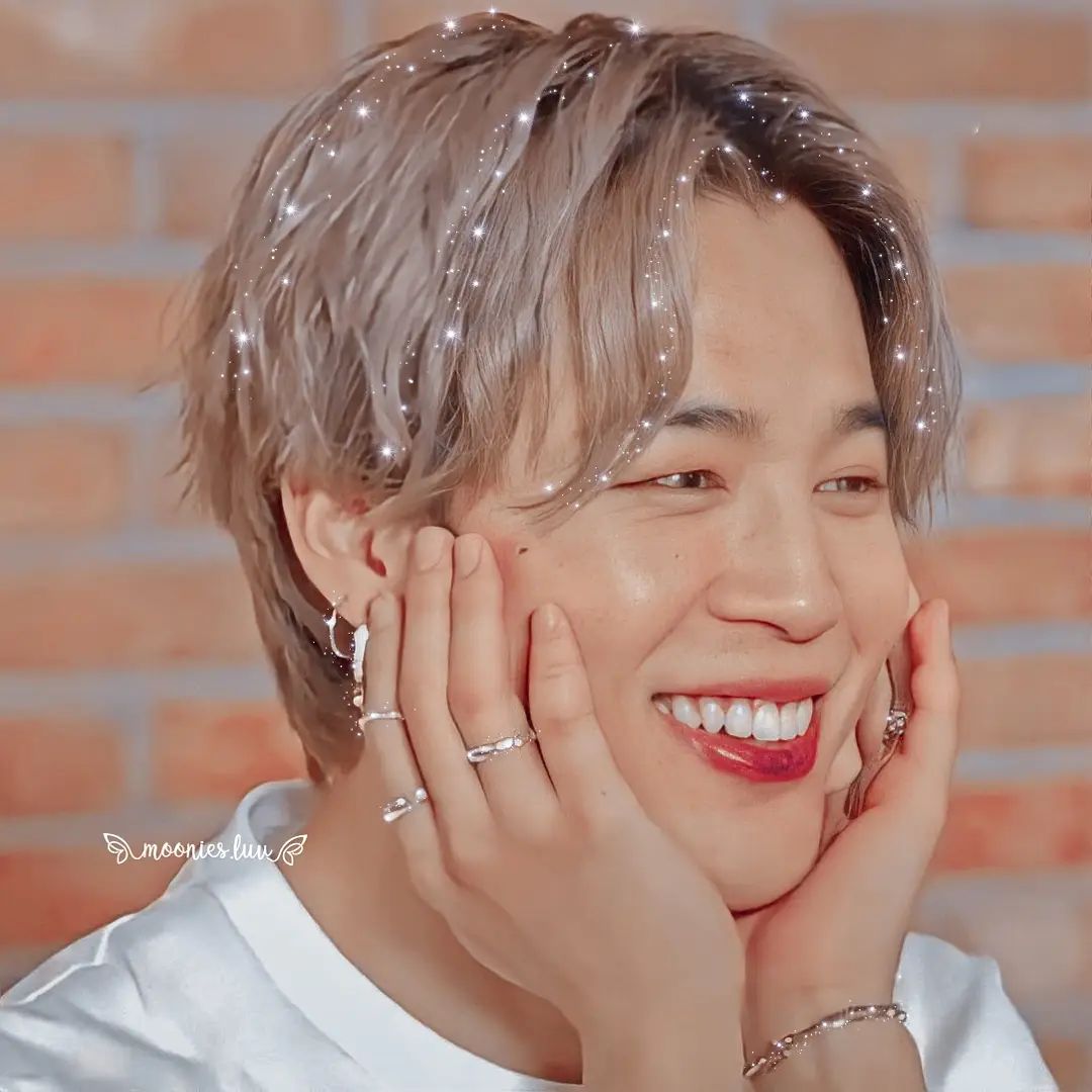 jiminshi2001's tweet photo. #지민 #JIMIN 
#JIMINDAY 
Yes... I love him more than my life... but I know that someday he will marry a favorite girl 🥺... He will love her more... She is the luckiest person in the world 💔💔... For the girl You are very lucky to have this kind of partner so take care my mochi https://t.co/XGRHkXMszo